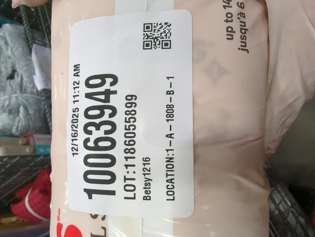 Huggies Size 1 Diapers, Skin Essentials Baby Diapers, Size 1 (8-14 lbs), 84 Count, Packaging May Vary