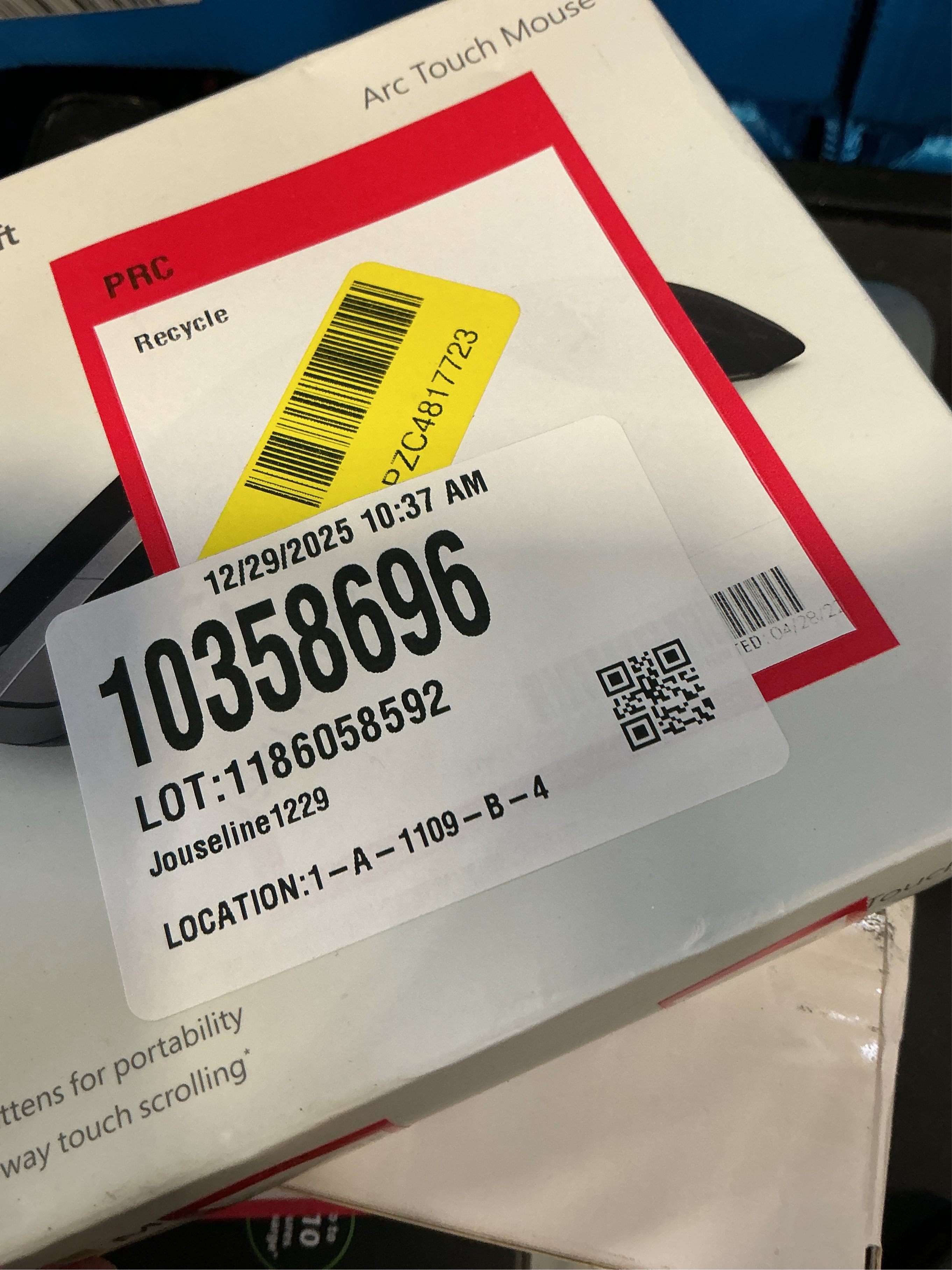 Microsoft Arc Touch Mouse - BlueTrack - Wireless - Radio Frequency - 2.40 GHz - USB 2.0 - 1000 dpi - Touch Scroll - Symmetrical