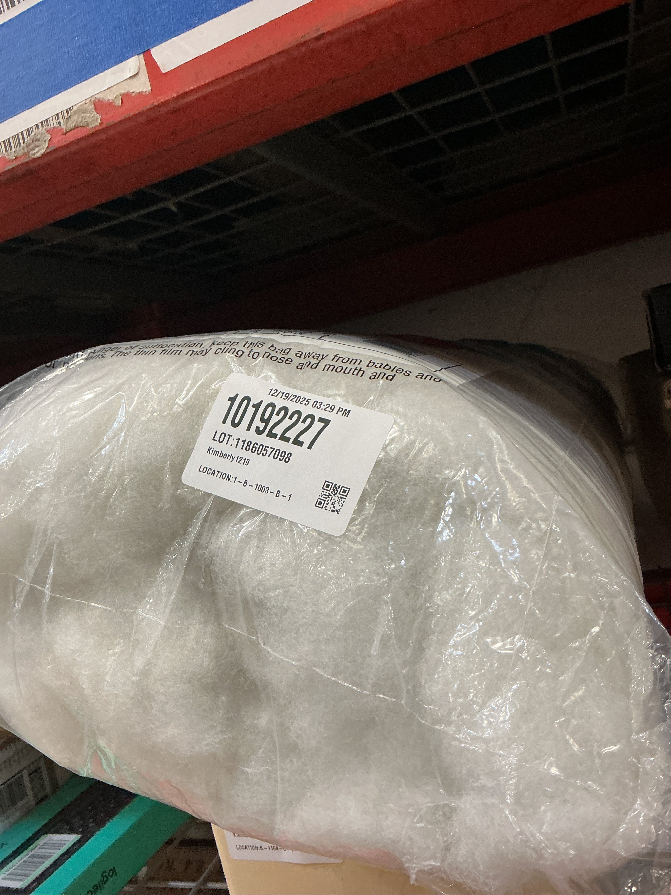 Poly-Fil® Premium Polyester Fiber Fill by Fairfield, 32oz Bag