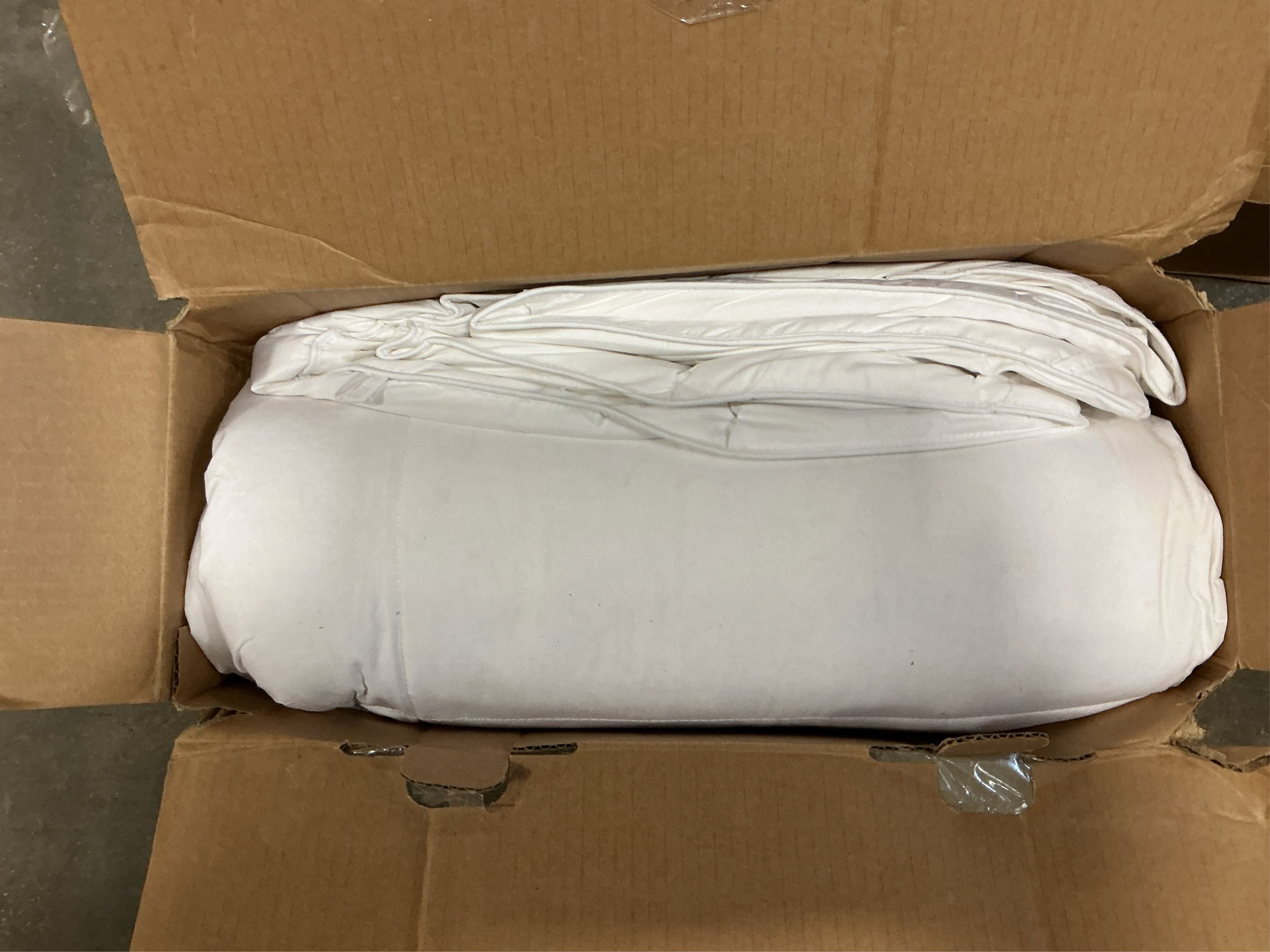 Serta Goose Feather Down Fiber Cotton Comforter Queen Size - 100% Cotton Duvet Insert - Hotel Luxury Hypoallergenic Bedding Comforter All Season Medium Warmth 90 x 90 Inch White