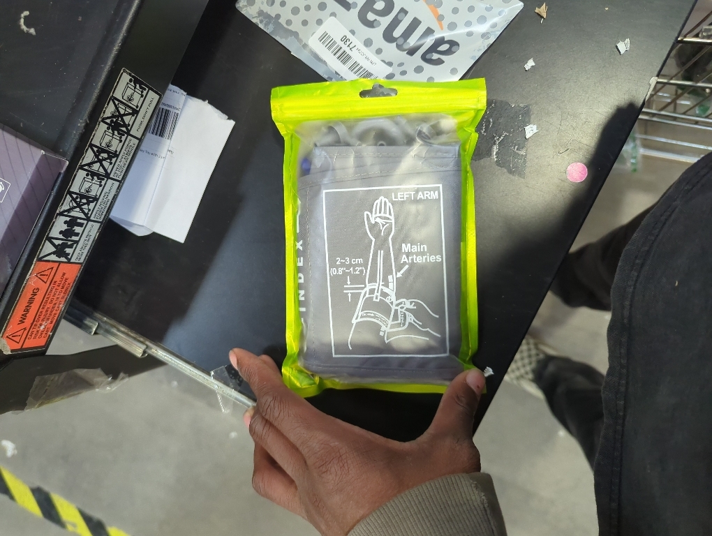 Medium Easy Wrap Blood Pressure Cuff for Thin and Small Arm,Compatible with Omron 8.7~12.6 Inches (22~32) CM Adult BP Replacement Cuff, Adult Cuff Only -5 Connectors (Medium  5 Connectors)