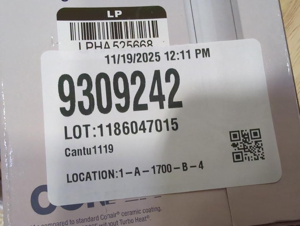 Conair Double Ceramic 1-1/2 Inch Curling Iron, 1.5-Inch Barrel Creates Soft Waves and Curls, Hair Curler for Use on Medium and Long Hair, White
