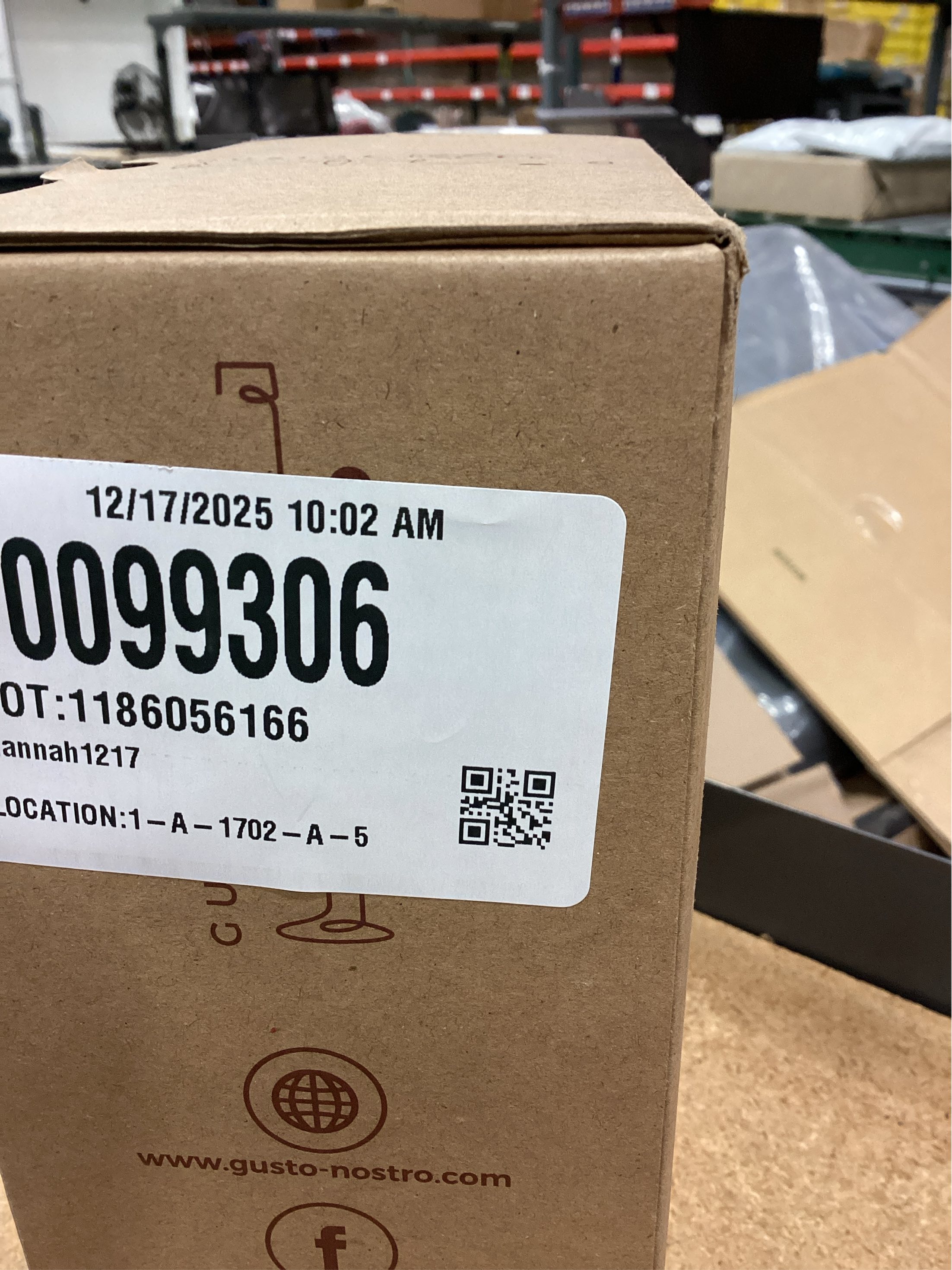 Gusto Nostro Stainless Steel Wine Glass - 18 oz Unbreakable Gold Wine Glasses for Travel, Camping and Pool - Fancy, Unique and Cute Portable Metal Wine Glass for Outdoor Events, Picnics (Set of 2)