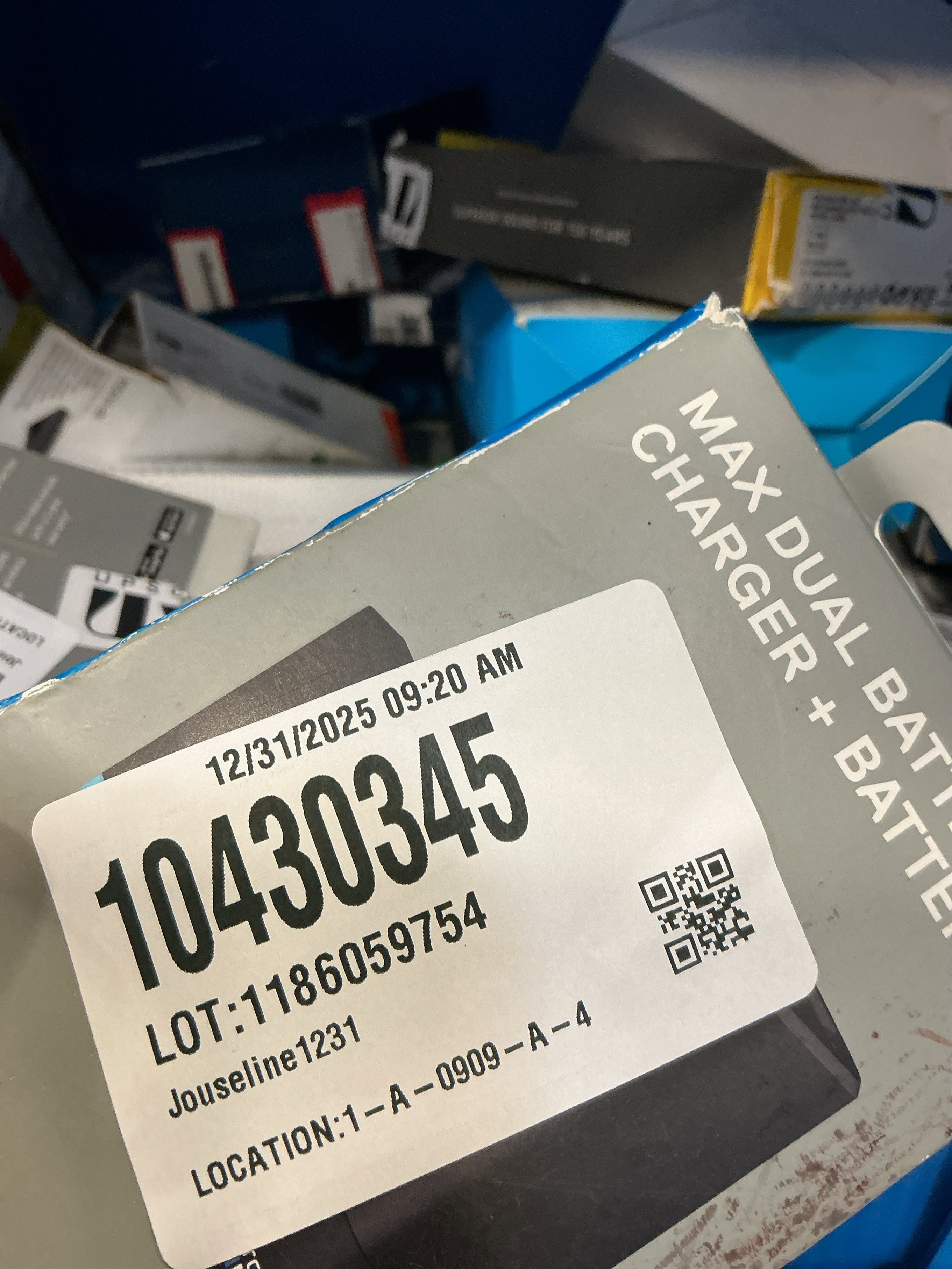 GoPro Dual Battery Charger   Enduro Battery (MAX) - Official GoPro Accessory