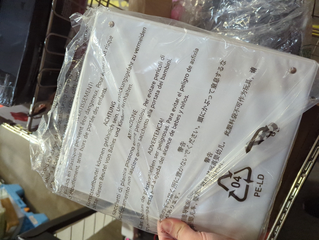 Amazon Basics 3-Ring Binder, 1-Inch - White 1 Pack