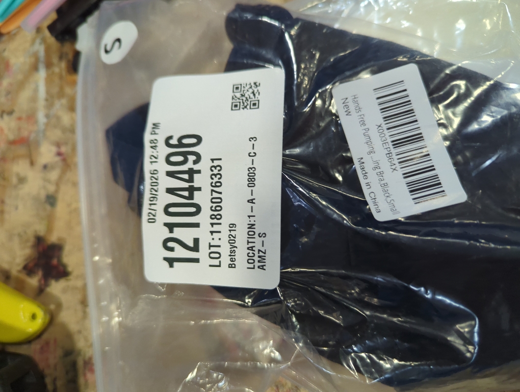 Hands Free Pumping Bra Hands-Free Breast Pump Bra Nursing Bras for Pumping Adjustable Breast-Pumps Holding and Nursing Bra (Black, Small)