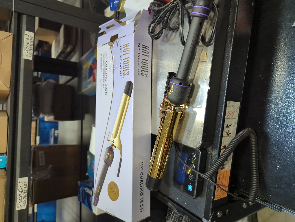 Hot Tools 1 1/4 Curling Iron for Beginners | Long-Lasting Results, Defined Curls and Easy to Use with Temperature Control for All Hair Types up to 430℉