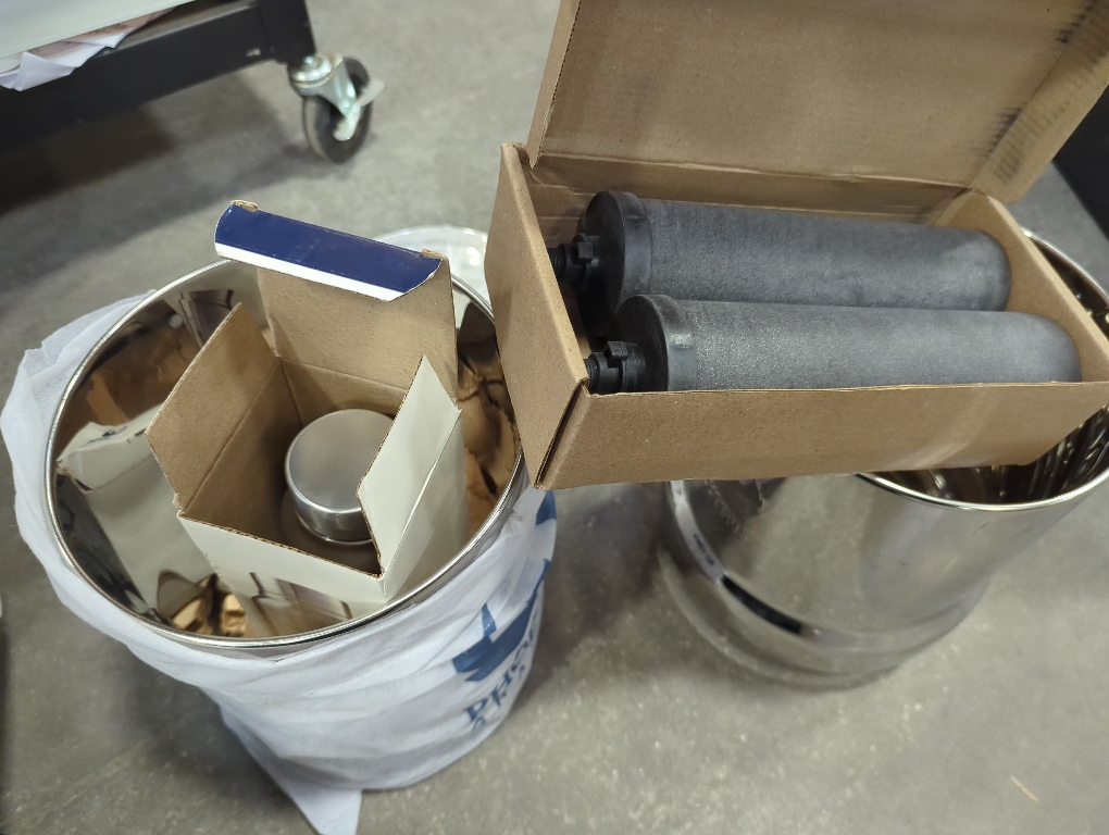 2.25 G | Gravity Water Filter | NSF Certified | AISI 304 Stainless Steel Countertop Water Filter | 2 Carbon Filters | Steel Spigot | Manual Install | No Electricity or Plumbing Required | Portable