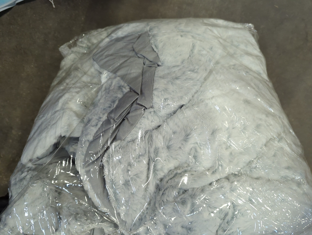 Dwell Studio Full/Queen 3pc Comforter Set White Faux Fur