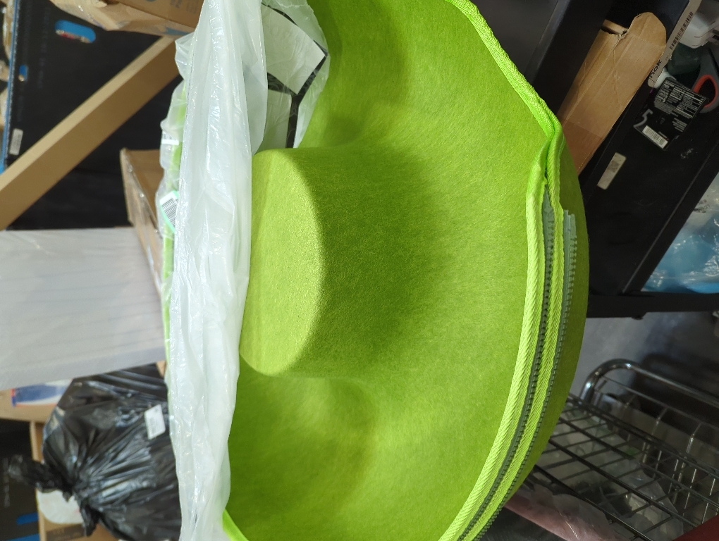 Large Cat Tunnel Bed for Indoor Cats with 3 Toys, Scratch Resistant Donut Cat Bed, Up to 30 Lbs (L 24x24x11, Green)