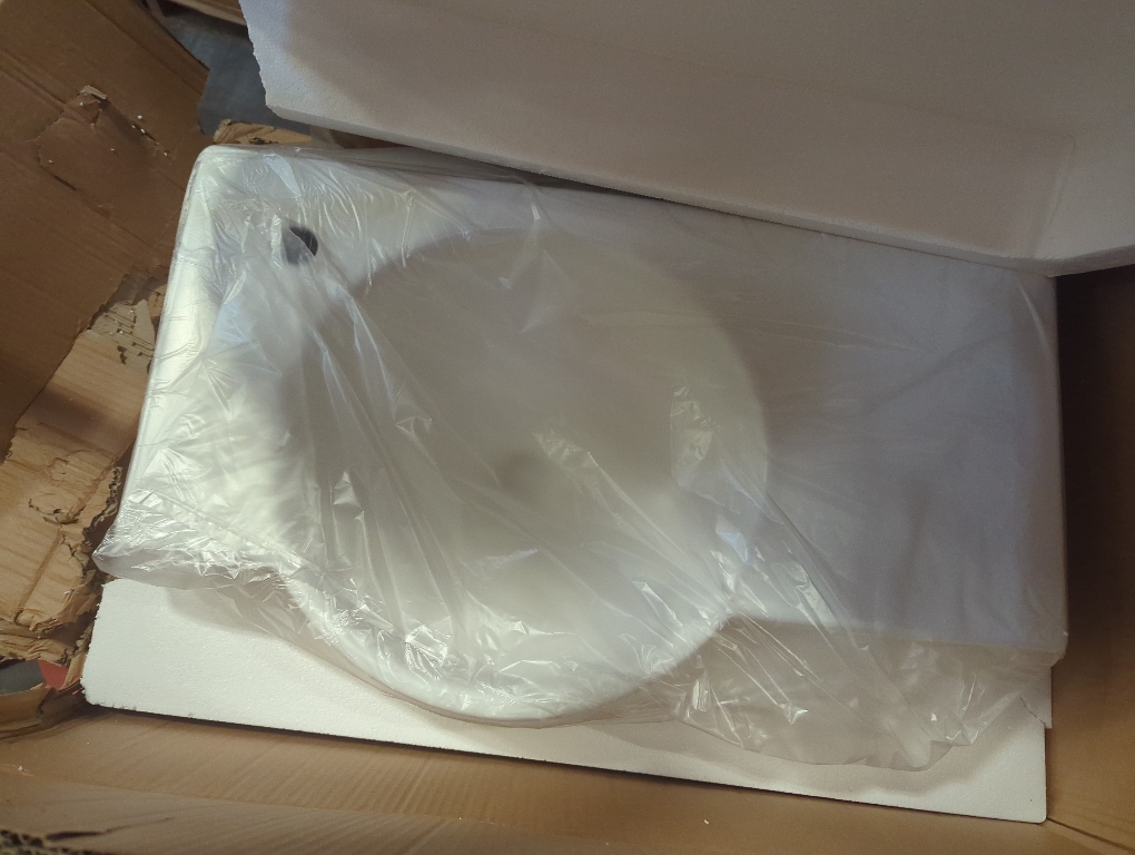 Size 30'' x 18'' Color White  Rectangular Vitreous China Wall Mount Bathroom Sink with Faucet Hole