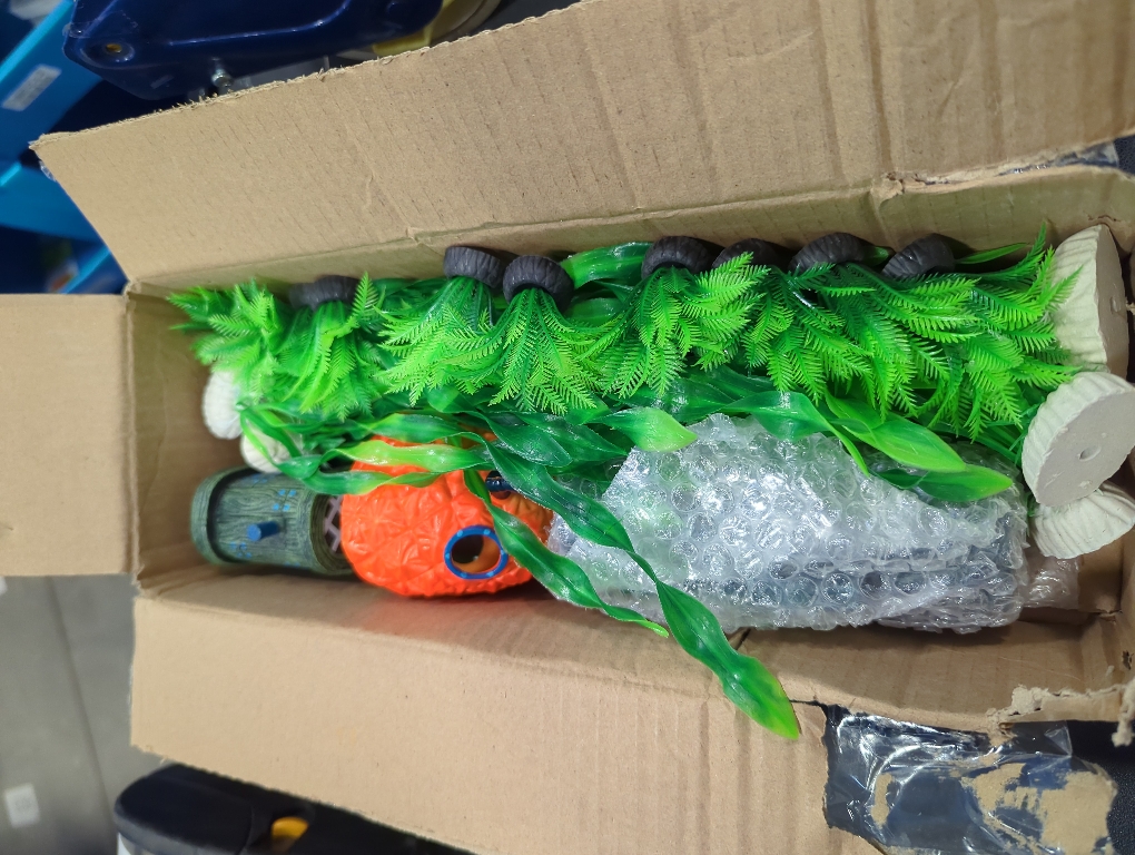 Multicolor BEGONDIS 23 Pcs Aquarium Decorations Fish Tank Artificial Green Water Plants with Resin Ornament，Accessories Ornament Kit