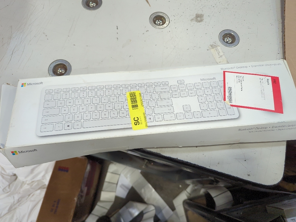 Microsoft - Bluetooth Keyboard and Mouse Bundle - Glacier