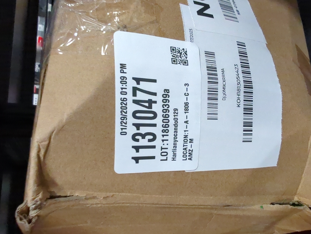 Nerosun 9FT Christmas Garland with 50LED Lights, 2 Pack Battery Operated Prelit Garland Christmas Decorations Timer 8 Mode, Artificial Outdoor Christmas Garland Greenery Pinecone for Indoor Decor