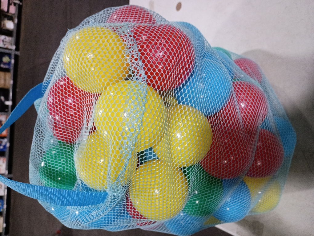 80pcs Plastic Boy Girl Ocean Balls Boys and Girls Outdoor Toys Play Balls for Years Old Random Color