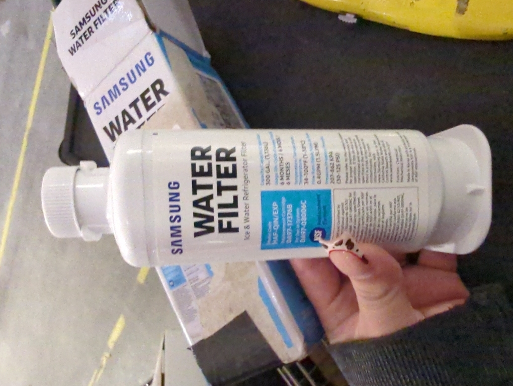 SAMSUNG Genuine Filter for Refrigerator Water and Ice, Carbon Block Filtration, Reduces 99% of Harmful Contaminants for Clean, Clear Drinking Water, 6-Month Life, HAF-QIN/EXP, 1 Pack
