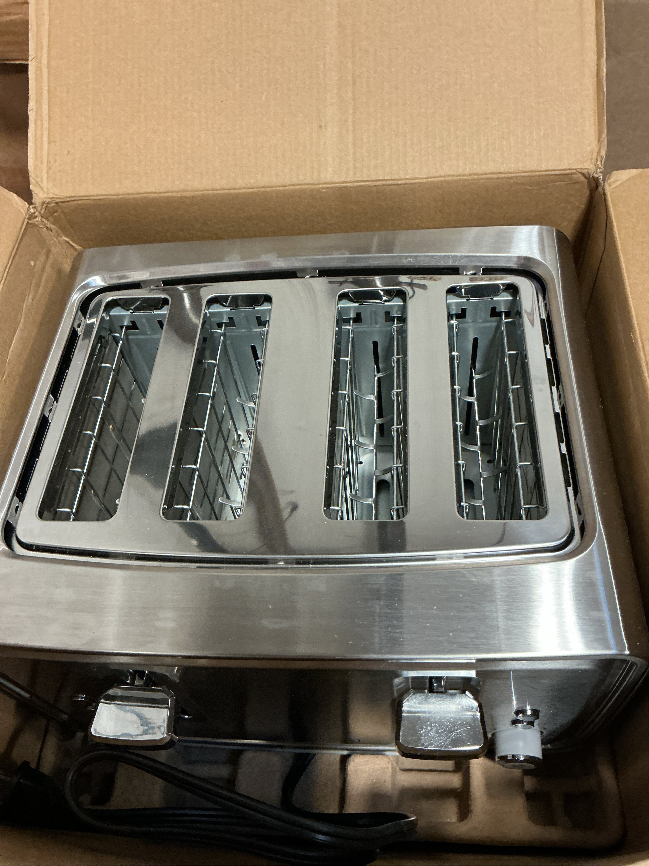 BLACK DECKER 4-Slice Stainless Steel Toaster