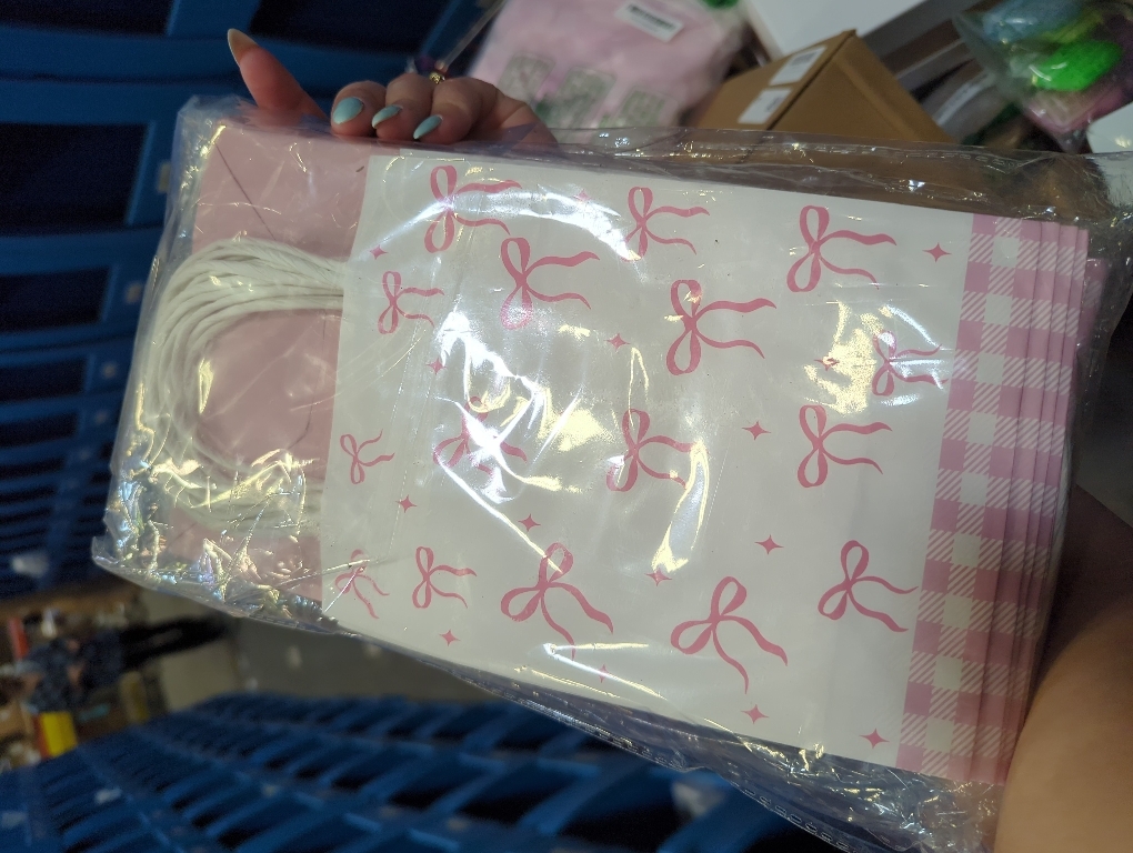 Maahongh 24 Pcs Bow Pink Party Favor Bags with Handle, Small Pink Gift Bags Goodie Bag Bow Themed, Cute Bowknot Candy Treat Bag Mother'S Day Birthday Party Favors Supplies