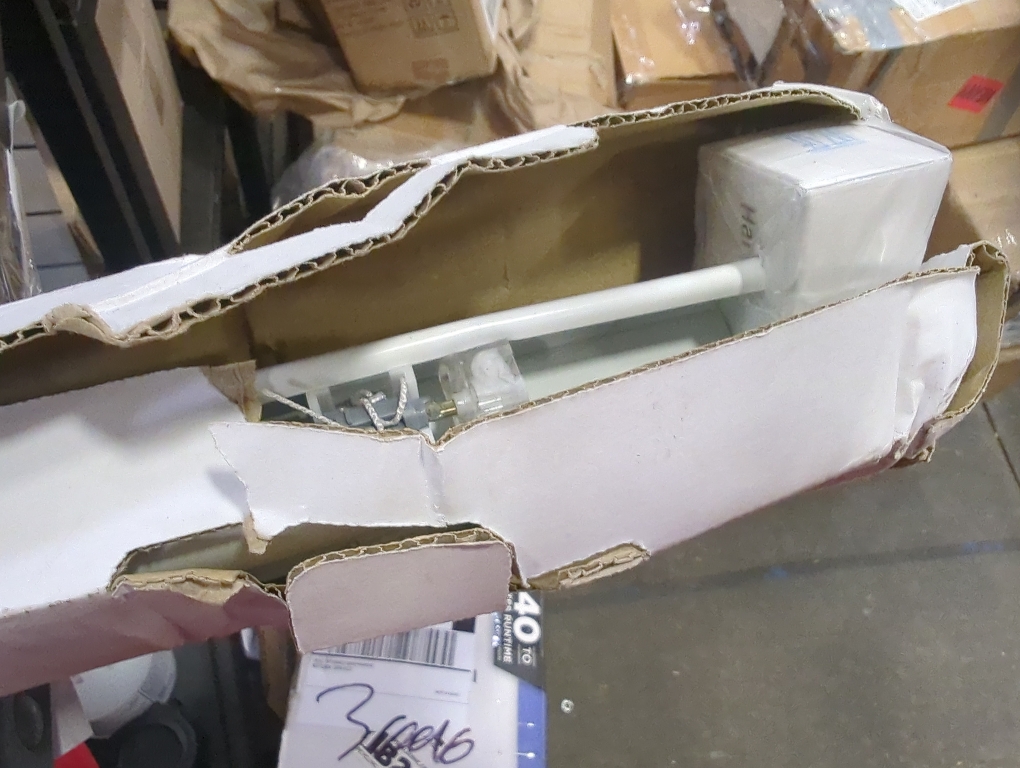 Size 39 in. W x 48 in White Cordless Aluminum Mini Blinds for Windows with 1 in. Slats - 39 in. W x 48 in. L(Actual Size 38.5 in. W x 48 in.L)