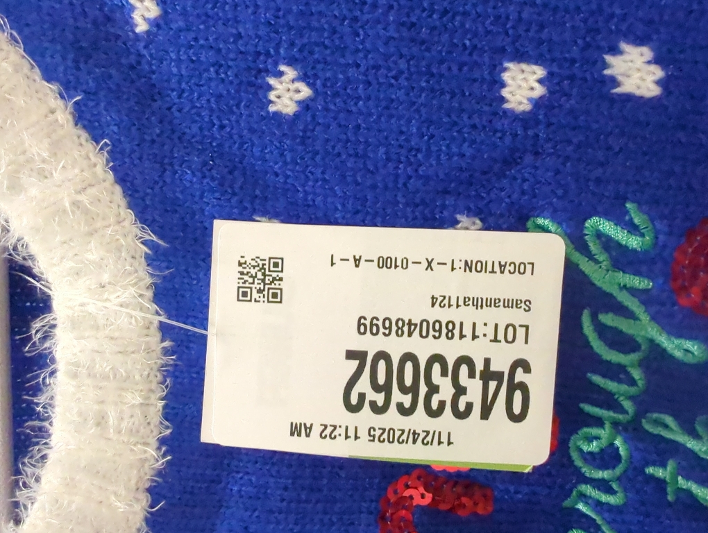 Peanuts Christmas sweater size large