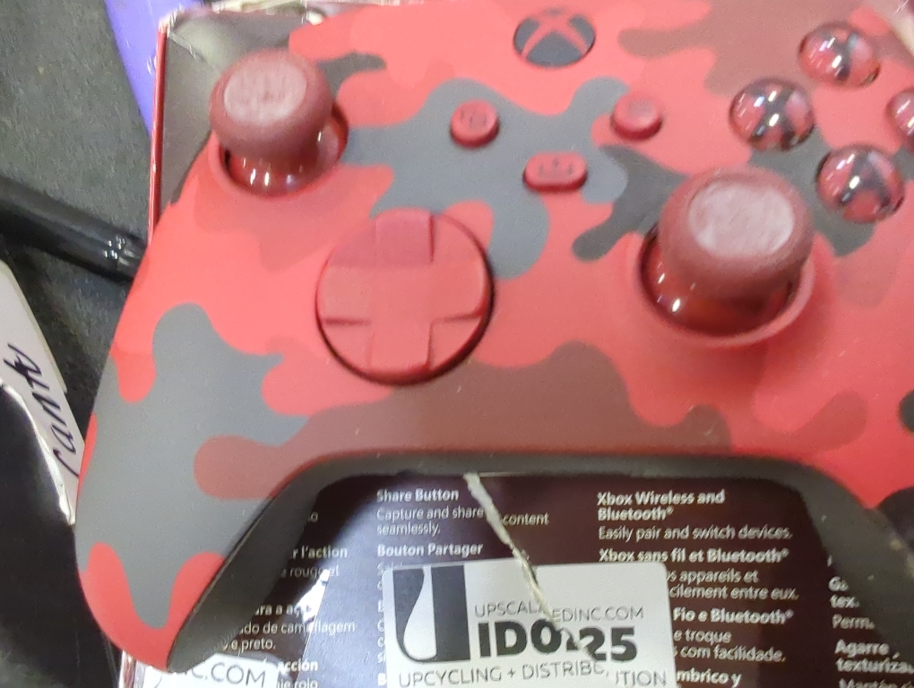 Xbox Wireless Controller – Daystrike Camo Special Edition for Xbox Series X|S, Xbox One, and Windows 10 Devices