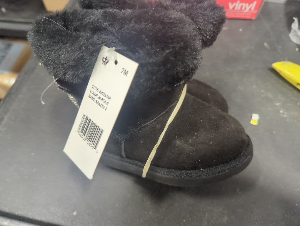 Size 7M Color Black Juicy Couture Kids Krazey 2 Toddler Girls' Faux-Fur Winter Boots