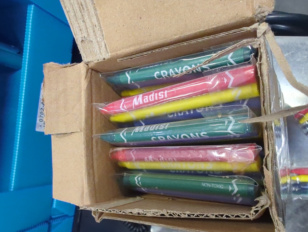 Madisi Crayons Bulk Pack, Regular Size, 4 Colors, 60 Packs, 240 Count