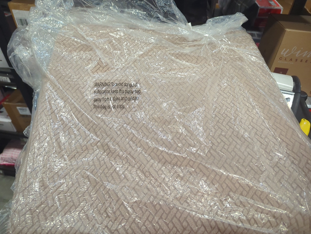 Seat cushion color brown none slip