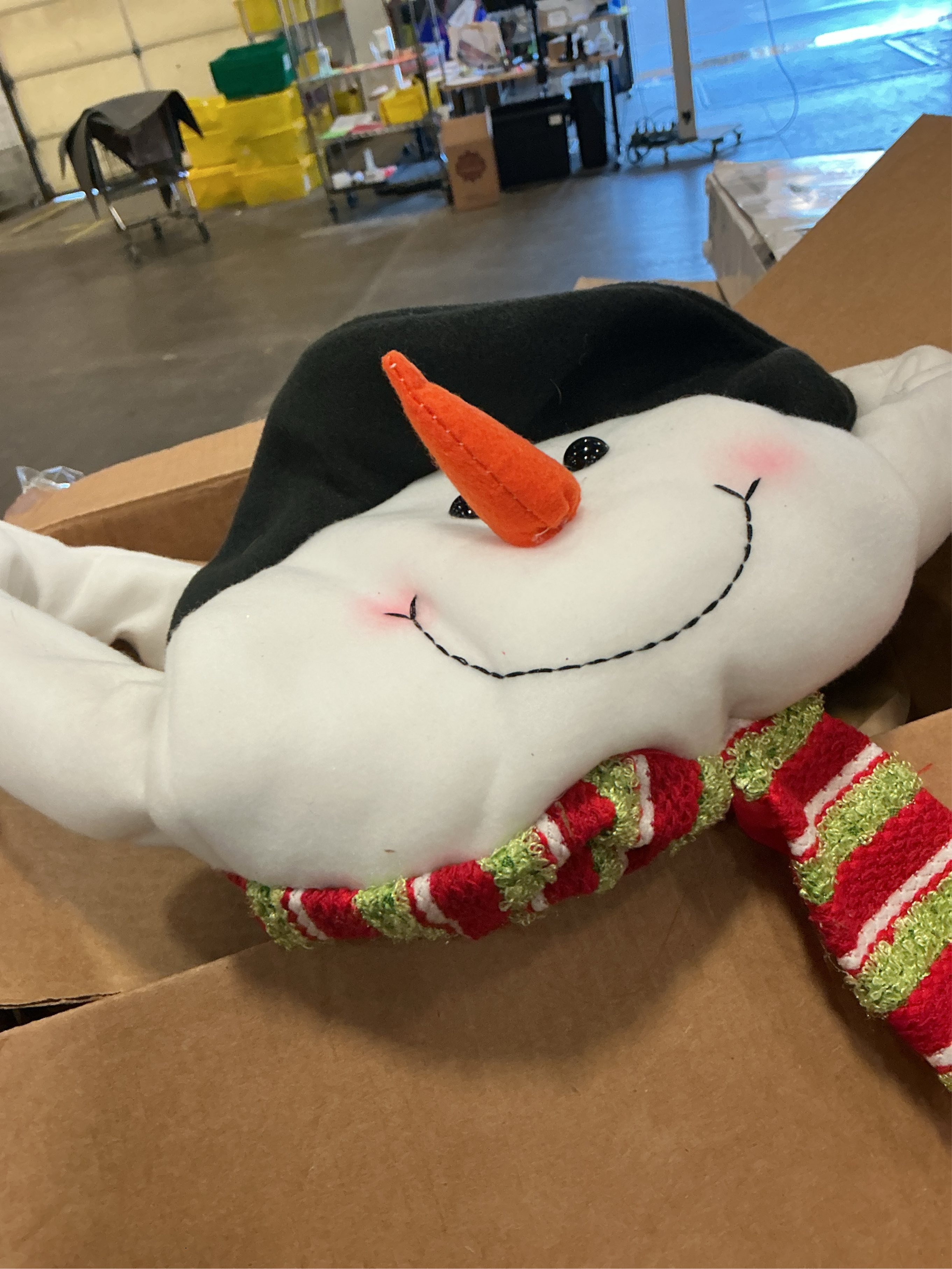 SAFIGLE Snowman Christmas Tree Topper 36 Inch Plush Snowman Head with Knitted Scarf Soft Cotton Padding Holiday Tree Decoration for Winter Home Party