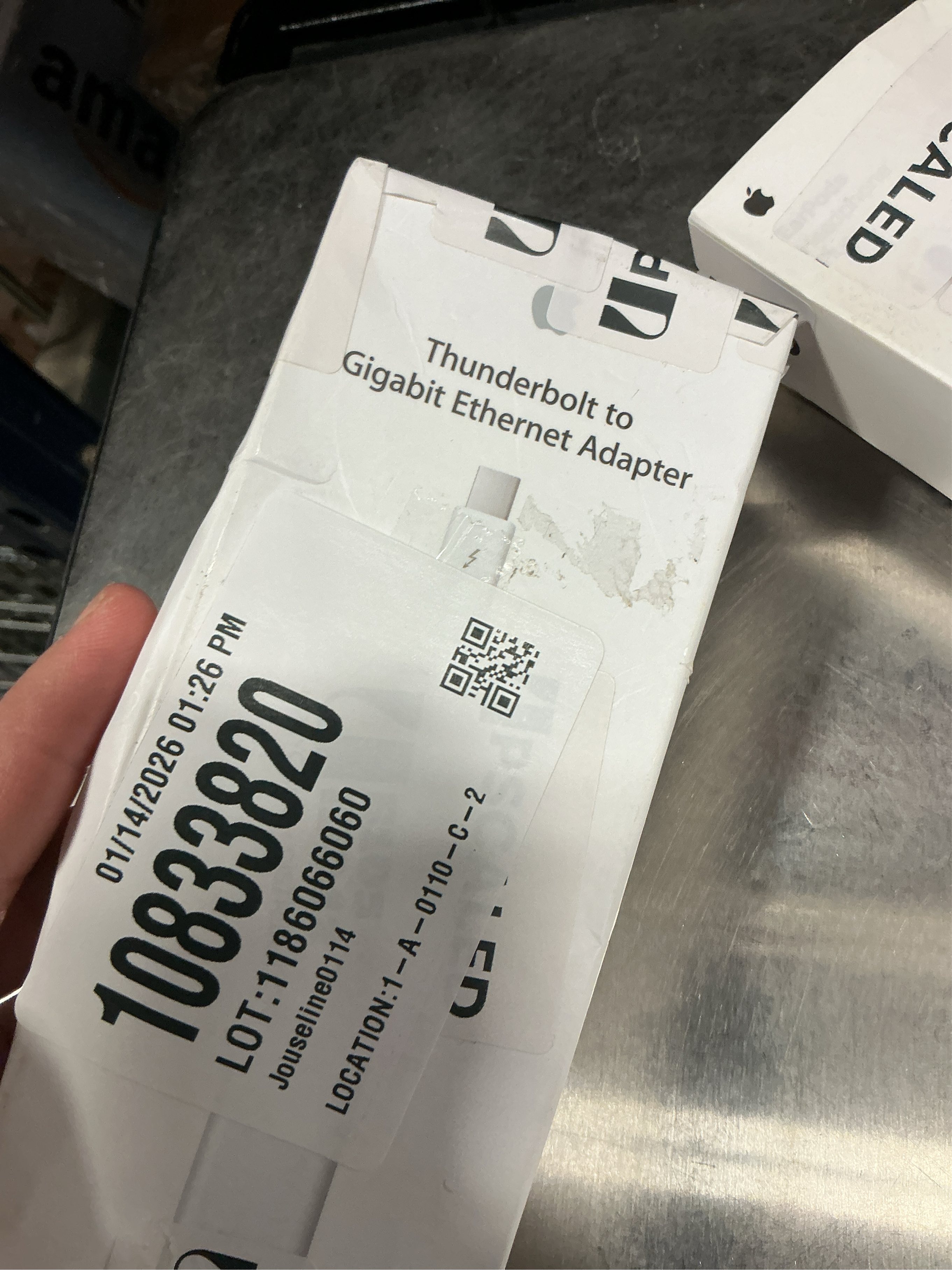 FAIR Thunderbolt to Gigabit Ethernet Adapter - White (MD463LL/A / A1433) (Acceptable)