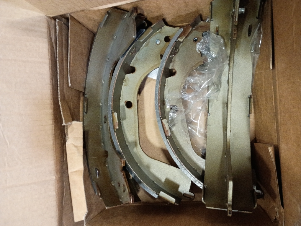 Toyota Genuine Parts - Shoe Kit, Brake, Rr (04495-35230)