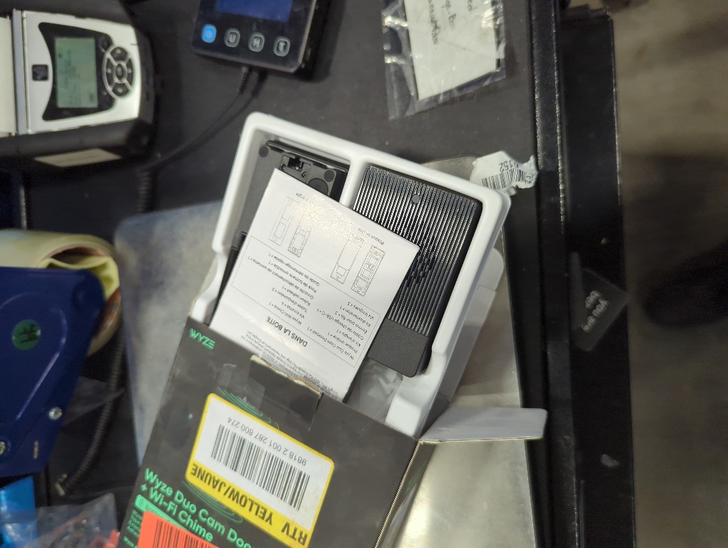 Wireless Duo Cam Video Doorbell (with Chime), Battery Powered, 2K Full HD Video, 2 Cameras, 2-Way Audio, Night Vision