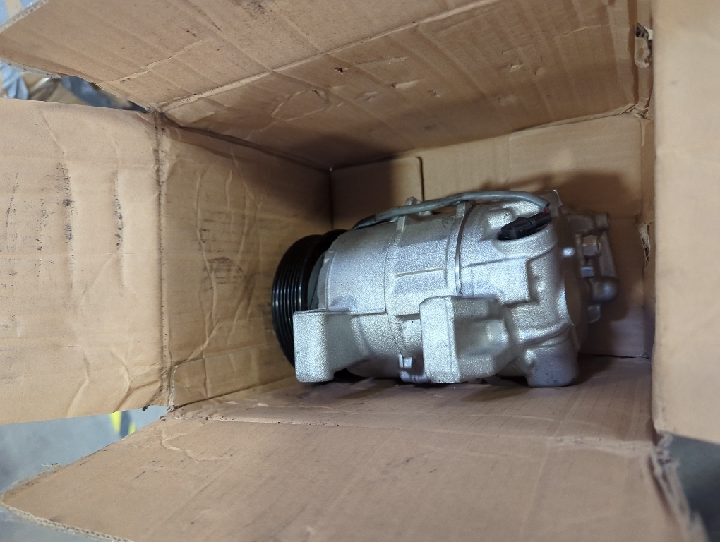New A C AC Compressor For 2013~2015 For Toyota RAV4 AWD 2.5L 88310-0R040 88320-42380 883100R040 8832042380