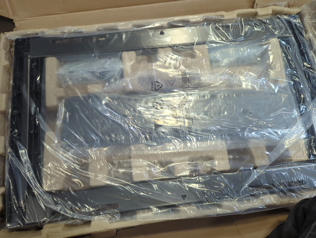 Rocketfish - Full-Motion TV Wall Mount for Most 40 - 75 TVs - Black Non-Retail packaging