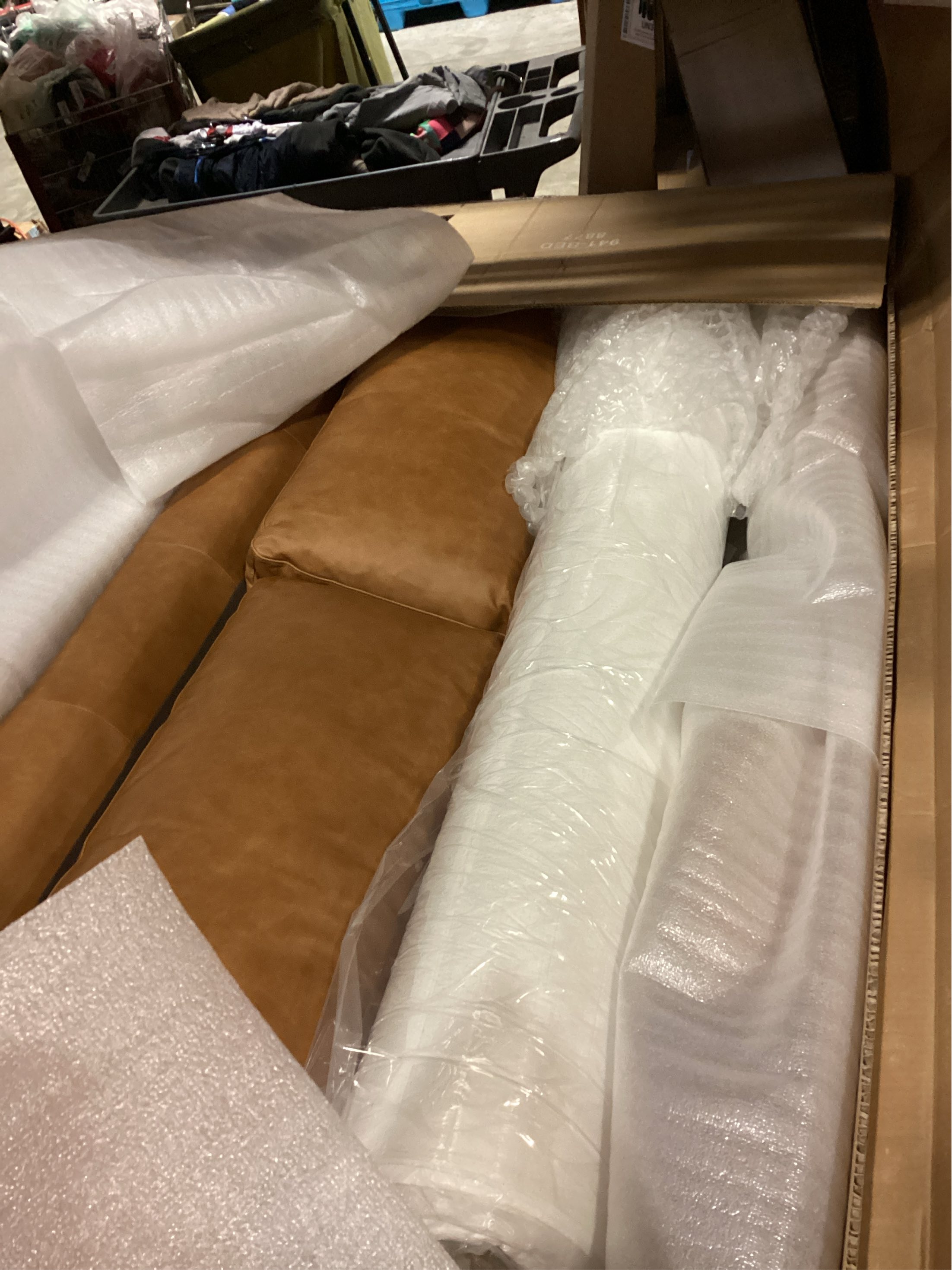 POLY & BARK Napa 82 Leather Pull‑Out Sleeper Sofa – Full‑Grain Italian Leather Upholstery,Tri‑Layer Mattress & Storage Console –Sophisticated Multi‑Functional Sofa Bed for Living Rooms & Guest Spaces