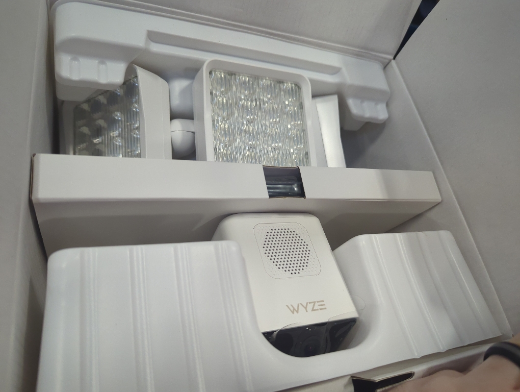 Wired Outdoor Wi-Fi Floodlight Pro Home Security Camera with 2K Resolution and App Control, Works with Alexa and Google