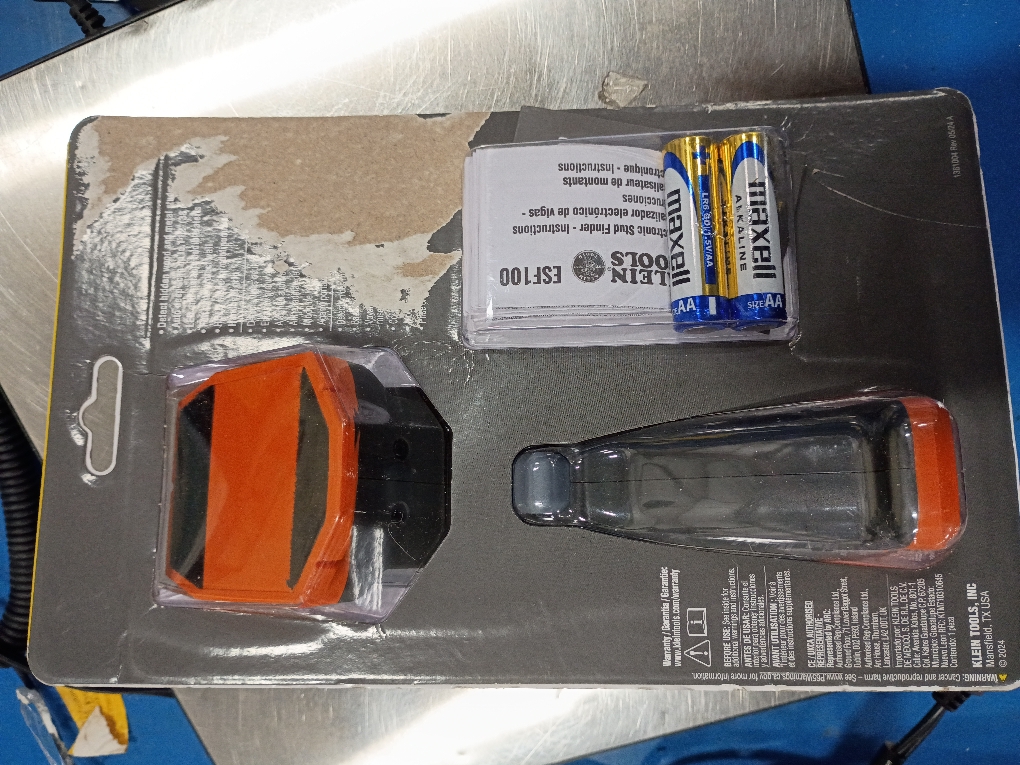 Klein Tools ESF100 Electronic Stud Finder and Wall Scanner with Bubble Level, for Wood and Metal Studs, Bright Green LEDs, Batteries Included