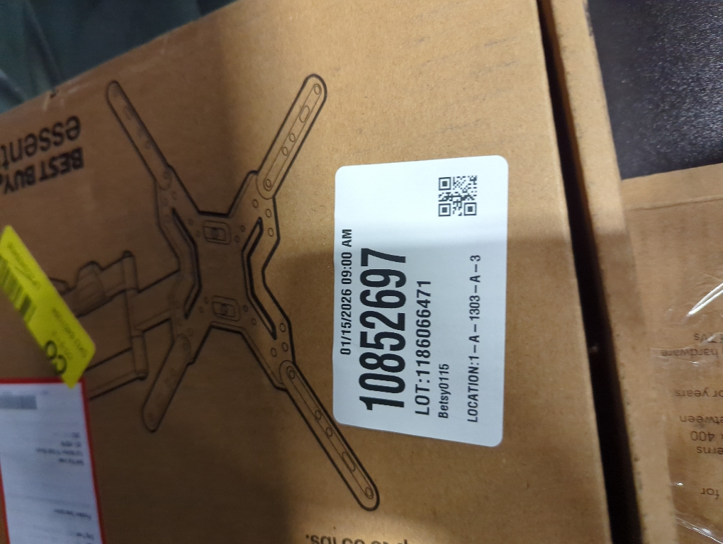 Best Buy Essentials Full Motion TV Wall Mount with Mounting Hardware Included, (New)
