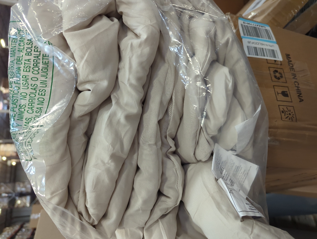 Bedsure Comforter Duvet Insert - Quilted Comforters Queen Size, All Season Duvet, GentleSoft Down Alternative Bedding, with 8 Tabs, Gifts for Women/Men, Beige, Queen 88 x 88 Inches