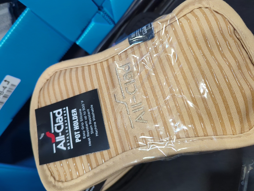 All-Clad Silicone Pot Holder in Cappuccino 2 pack