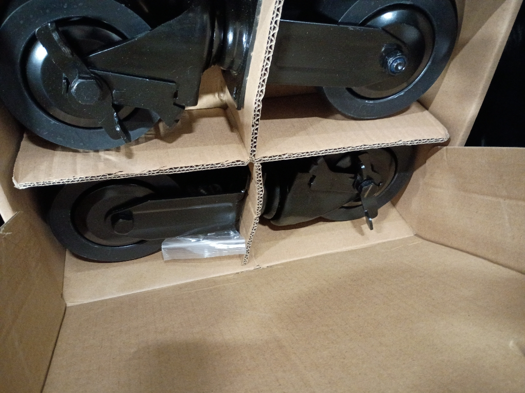 9-Drawer Mobile Workstation  1200-lbs (It has dents and some drawers don't open, see the pictures)