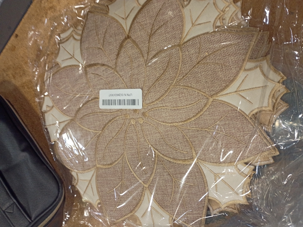 Christmas Placemats Set of 6 Christmas Decorations Indoor Round Placemats for Winter Holiday Party Kitchen Dinning Decorations