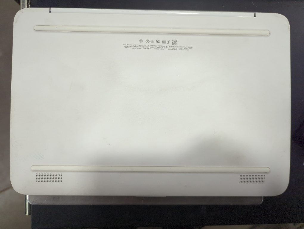 HP Stream - 14-ax022nr With Charger