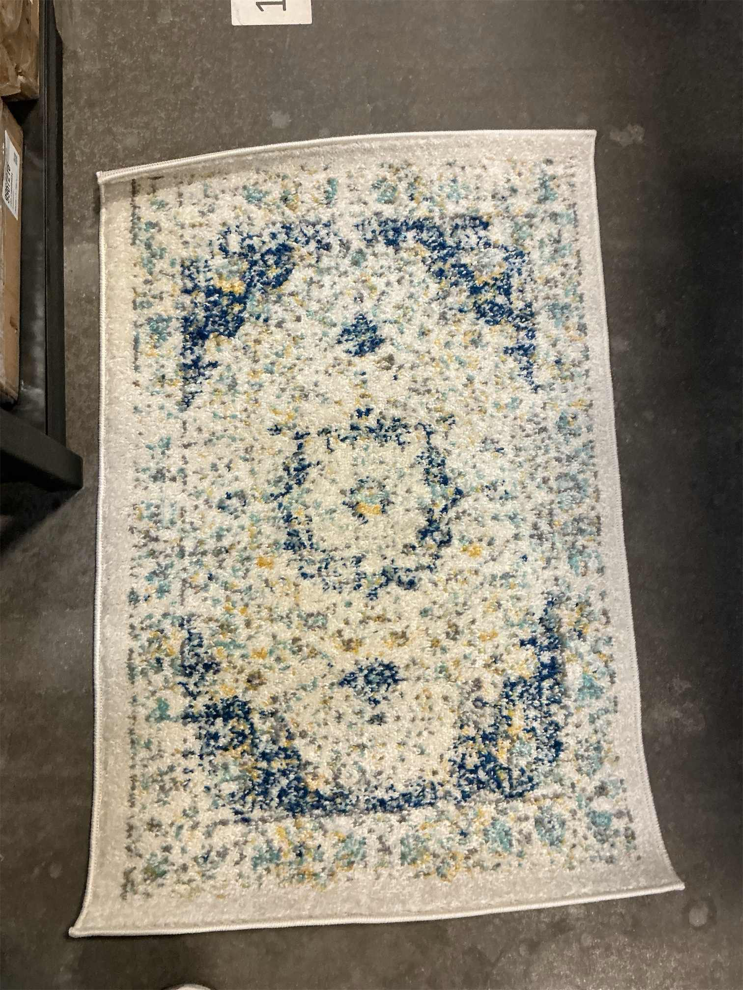 Nuloom Verona Blue/Off-White, 2' x 3', Vintage Medallion, Soft and Cozy, High Traffic, Stain Resistant, Easy Clean, Durable Area Rug for Bedroom, Living Room, Dining Space, Den, Foyer, Entryway