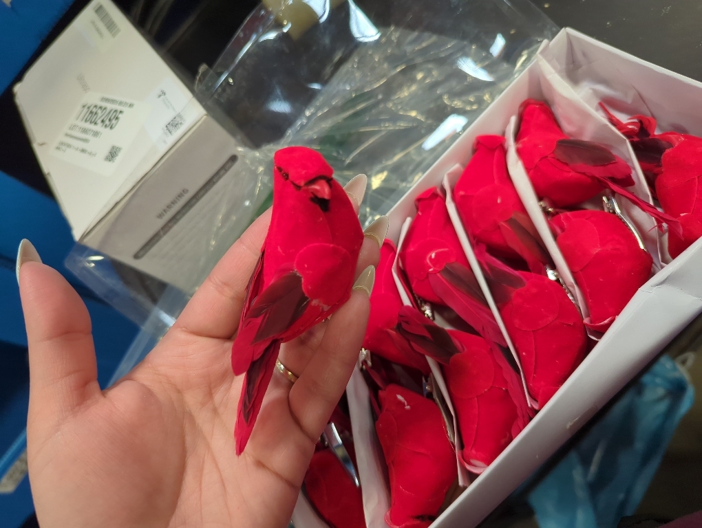 12 Pack Red Cardinals Ornaments Red Birds Cardinal Clip On Christmas Tree Ornaments Artificial Red Birds with Feathers for Christmas Decorations Wreaths Centerpieces Crafts