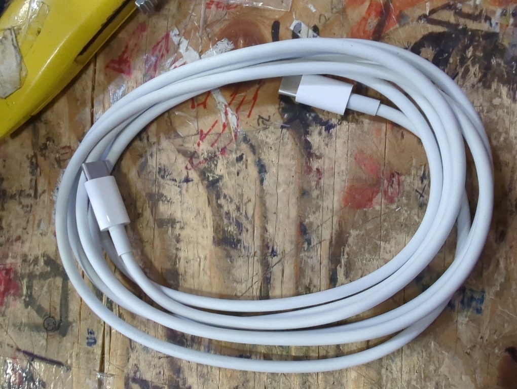Apple USB-C to Lightning Cable (2 m)