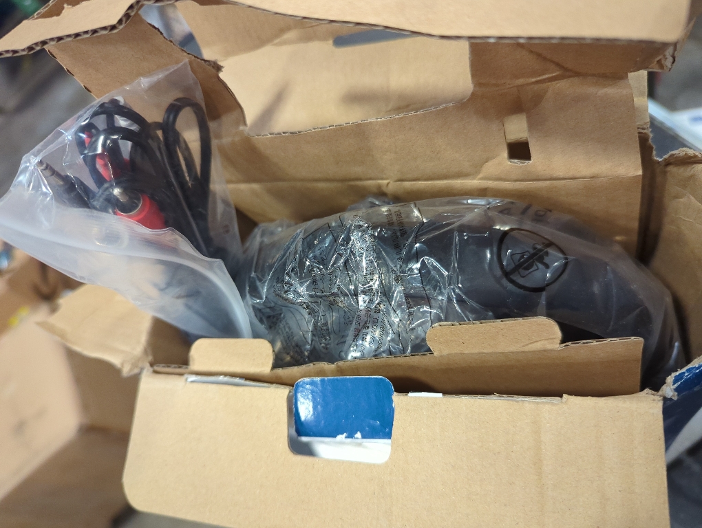 Insignia - NS-HAWHP2 RF Wireless Over-The-Ear Headphones - Black