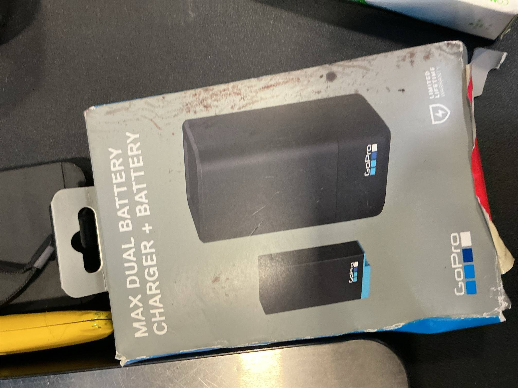 GoPro Dual Battery Charger   Enduro Battery (MAX) - Official GoPro Accessory