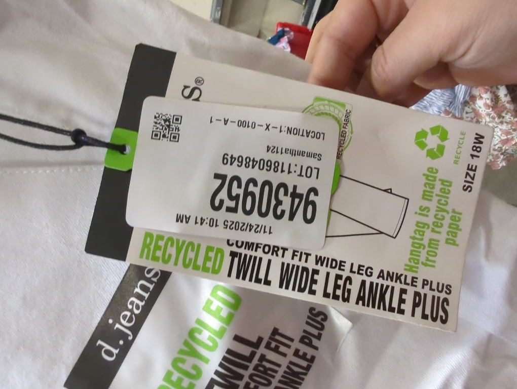 D. Jeans Plus Twill Comfort Fit Wide Leg Ankle Pant