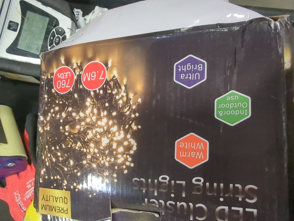 Areker Christmas Cluster Lights,1000LED Warm White Christmas Tree Lights 33ft,8 Modes&Memory Function with Dark Wire, Waterproof Christmas String Lights Outdoor,Indoor,Garden,Wedding